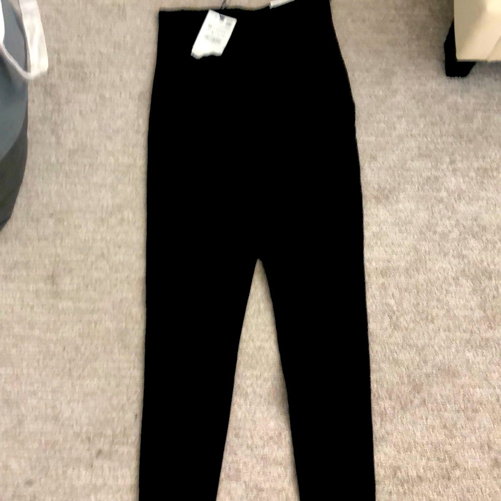 Zara hi-rise leggings.